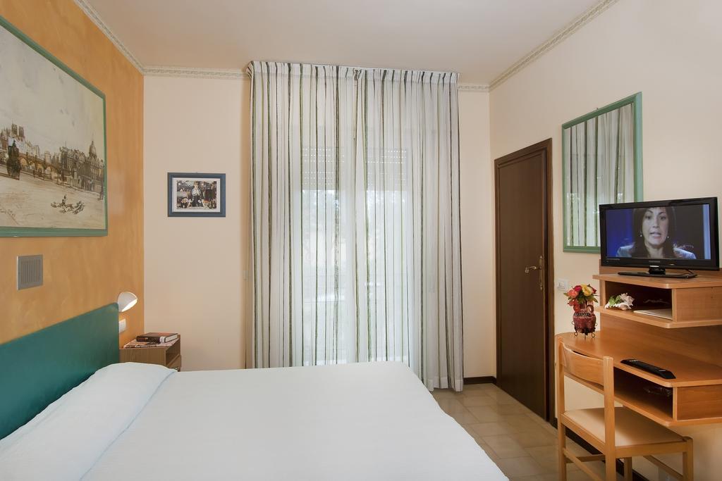Hotel Marselli Rimini Exterior foto