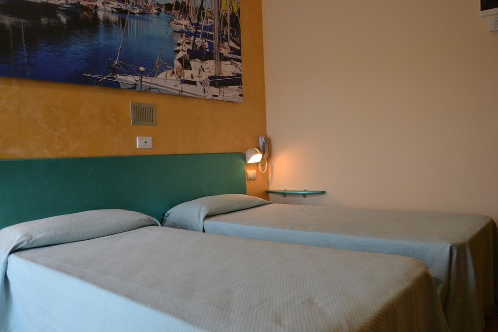 Hotel Marselli Rimini Exterior foto