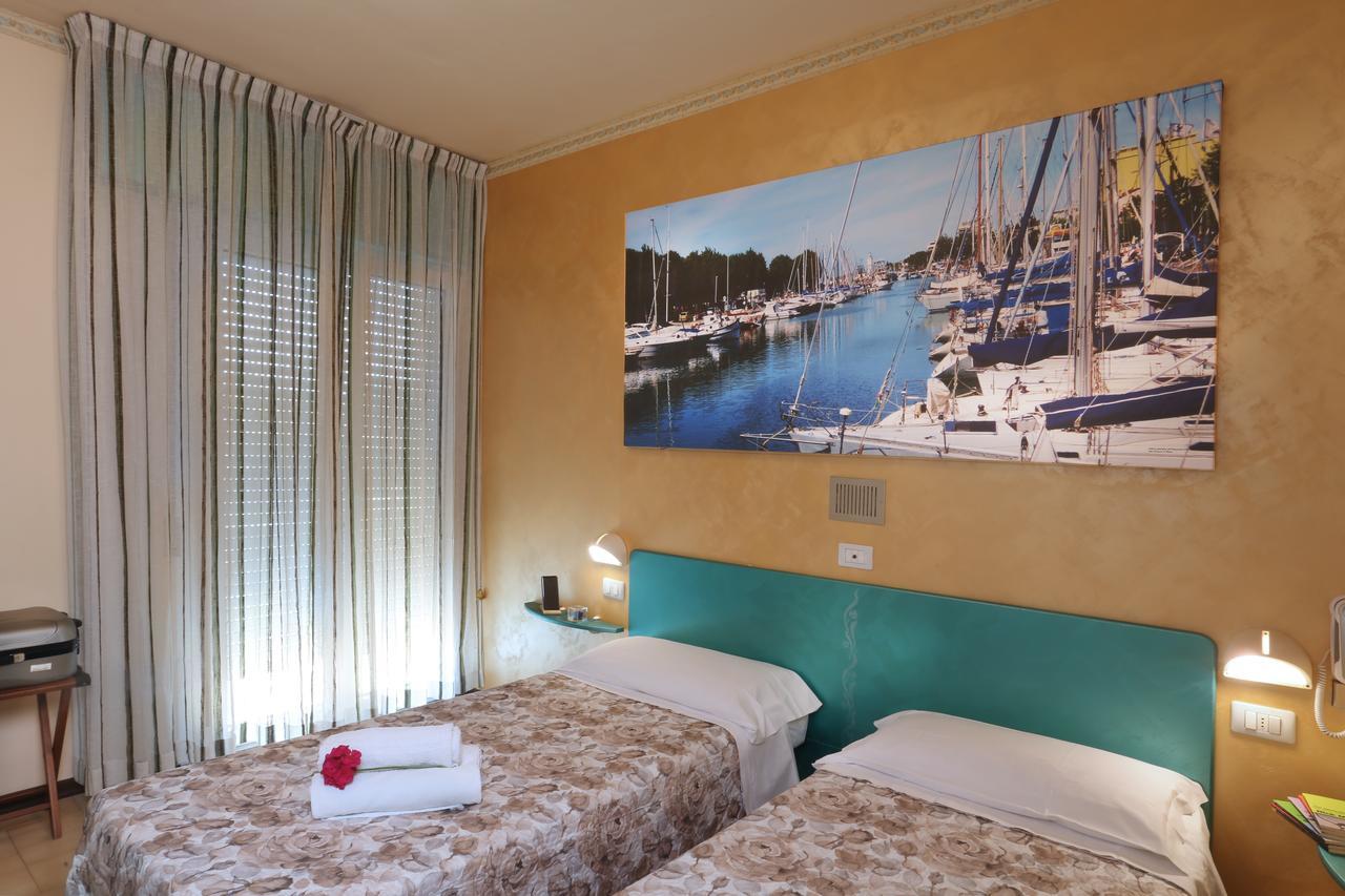 Hotel Marselli Rimini Exterior foto